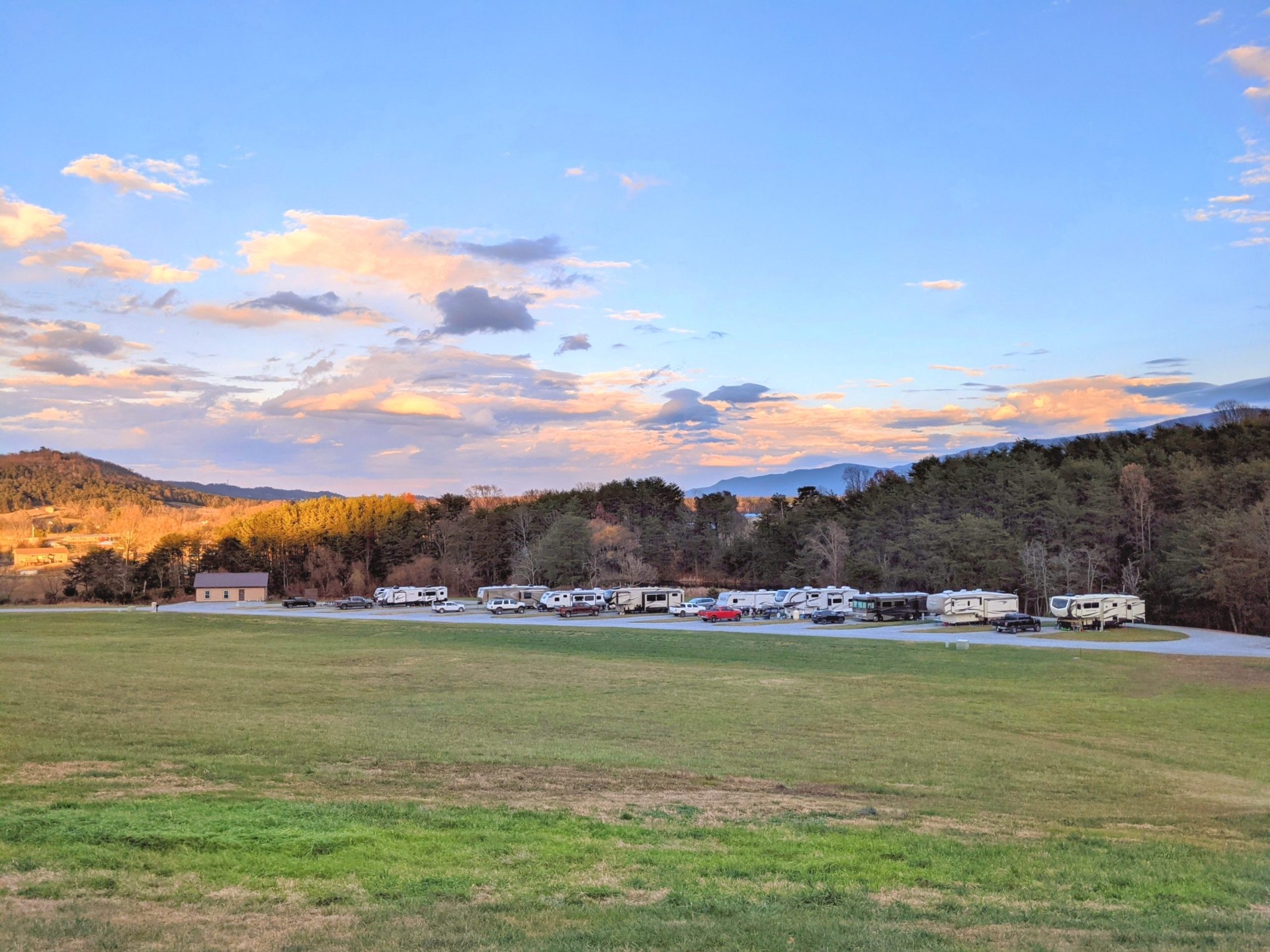 White Sands RV Resort with Smoky Mountain backdrop